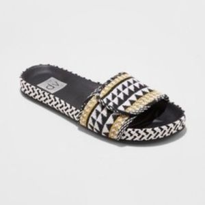 BRAND NEW: DV Women's Annalyse Woven Slide Sandals